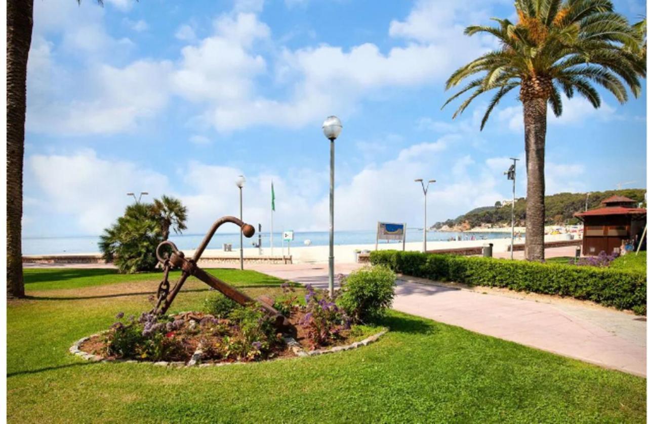 One Bedroom Flat in Fenals Lloret de Mar for 4 People Eksteriør billede